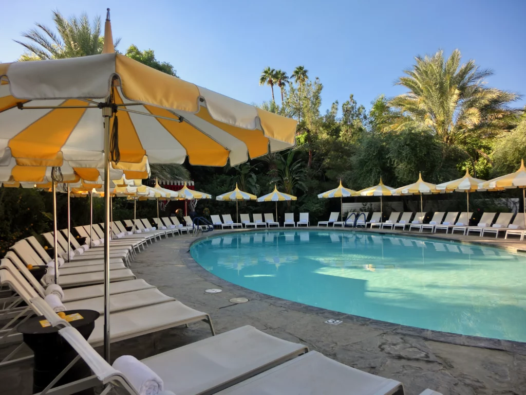 Timeshare in Vegas Guide 2025: Costs, Resorts & Exit Tips